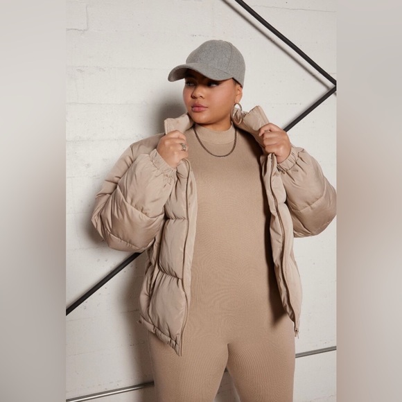 Forever 21 puffer jacket - Picture 1 of 3